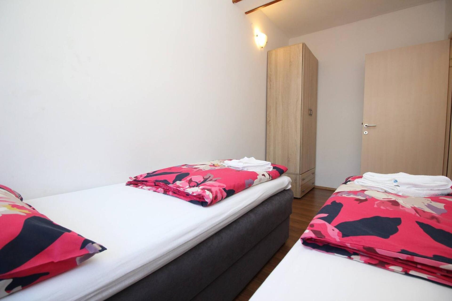 Apartments Kucar Башка Екстер'єр фото